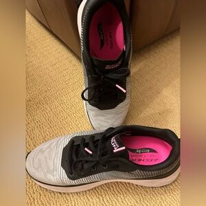 Skechers Air Cooled Arch Fit waking sneakers